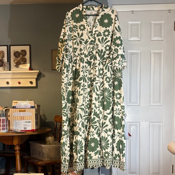 SHEIN Dresses & Skirts - NWOT-Floral Green and White Women's Maxi  Dress